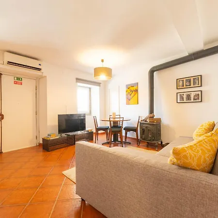 Διαμέρισμα Charming Classic-rustic Retreat In Historic