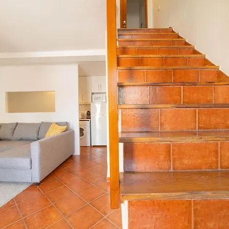 Charming Classic-rustic Retreat In Historic Lisboa