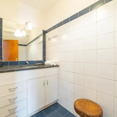 Charming Classic-rustic Retreat In Historic * Lissabon