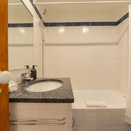 Charming Classic-rustic Retreat In Historic